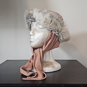 Woman’s Faux Fur Trim Scarf Hat